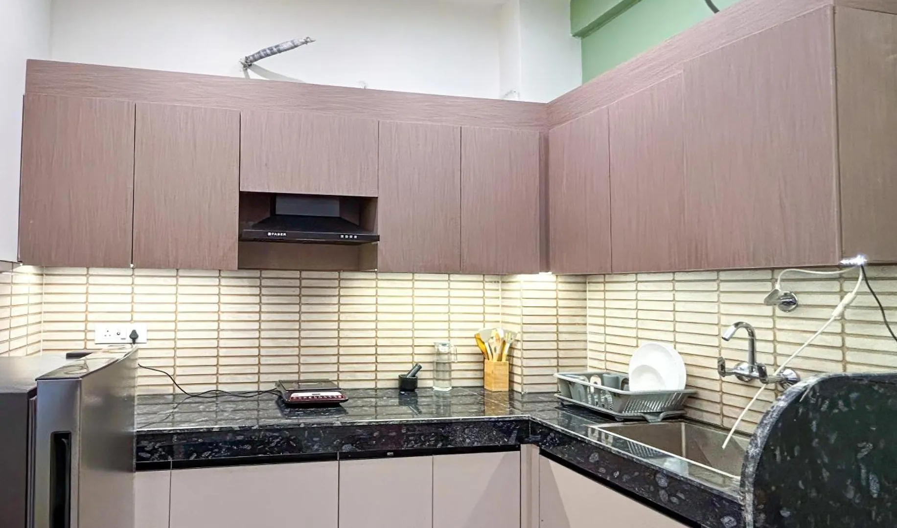 Calm Canopy 1Bhk With Pvt Balcony & Kitchen 구르가온