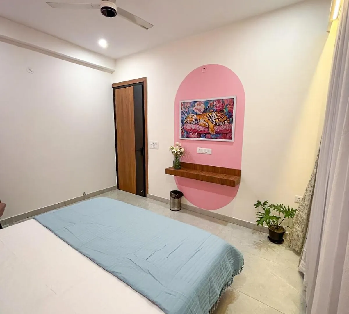 Calm Canopy 1Bhk With Pvt Balcony & Kitchen 구르가온 아파트