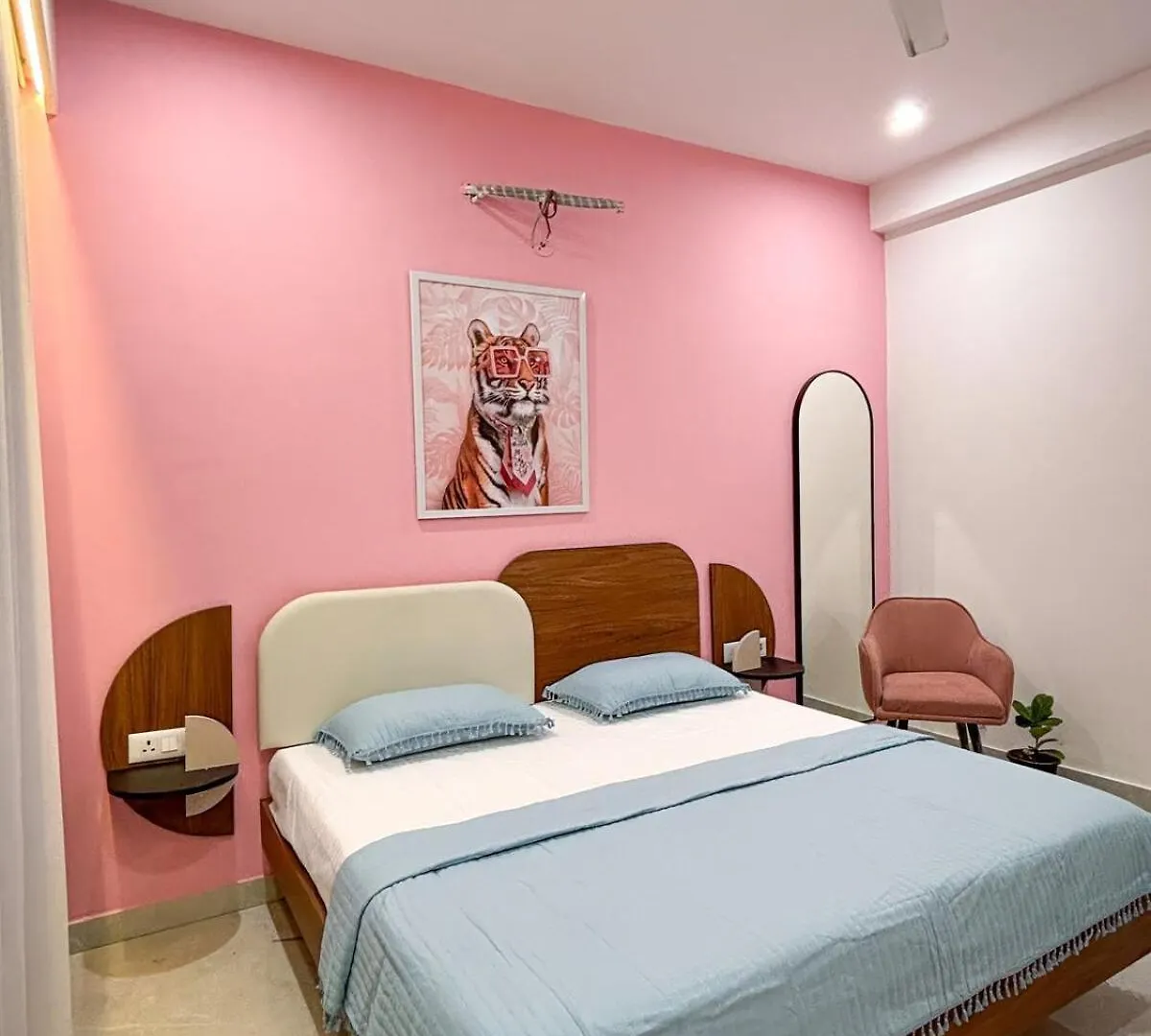 Calm Canopy 1Bhk With Pvt Balcony & Kitchen 구르가온 아파트